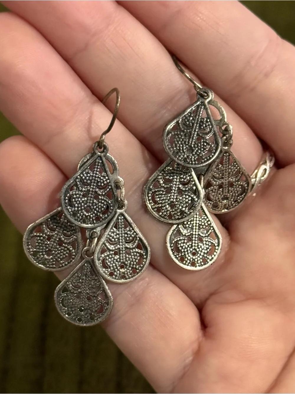 Vintage 90s Silver Teardrop Filigree Dangle Earrings - Women Jewelry